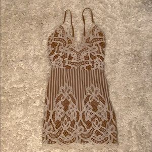 tan & white short bodycon dress
